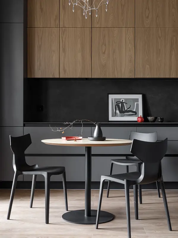 Реализованная квартира под сдачу в темных тонах в ЖК Притяжение