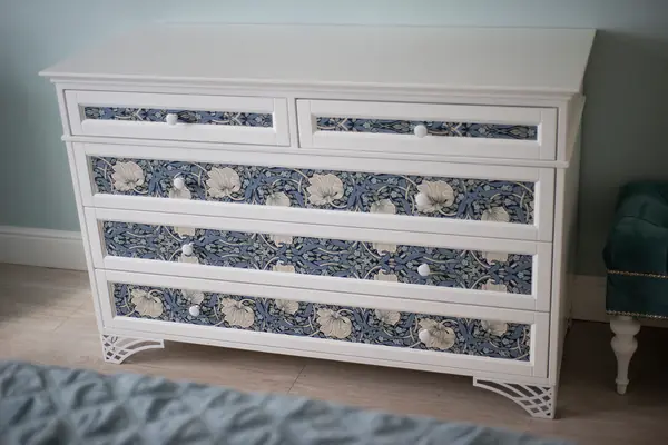 Pre-Raphaelite Appartment