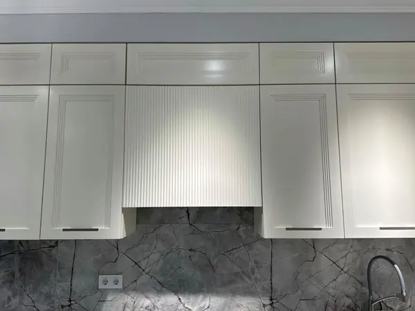 Кухня Фабиана в цвете Белло, выполненная под индивидуальный заказ.