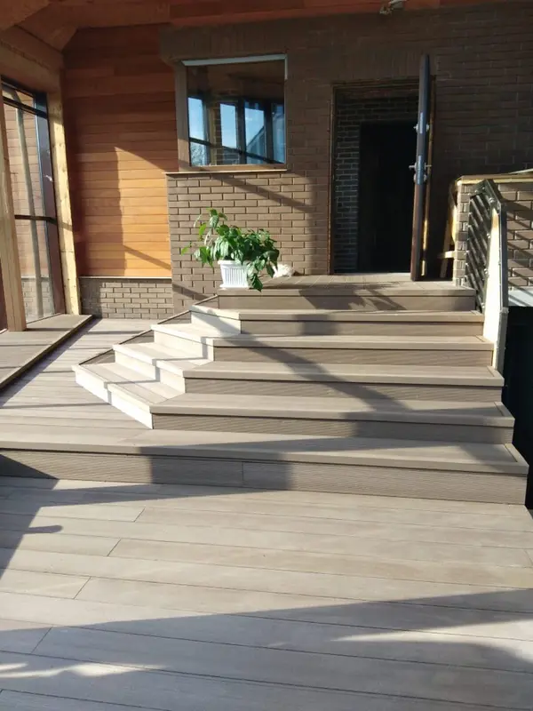 Терраса для молодого человека