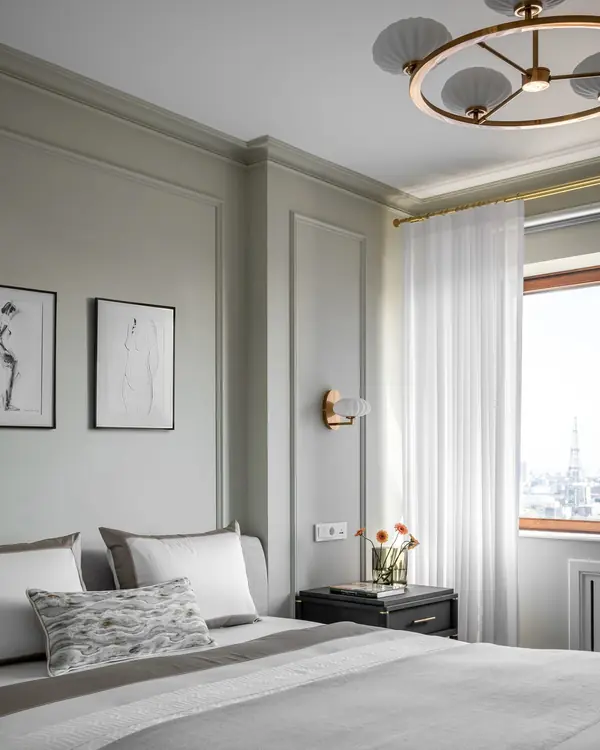 Нежная спальня с видом на Москву