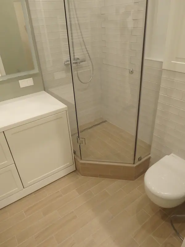 Счастье на Мичуринском - отделка санузла с душевой кабиной в новостройке