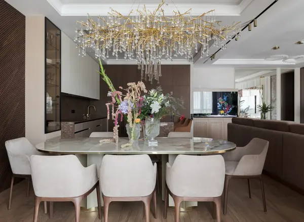 Реализация современной четырехкомнатной квартиры площадью 170 м²