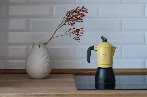 Два мира, две эпохи