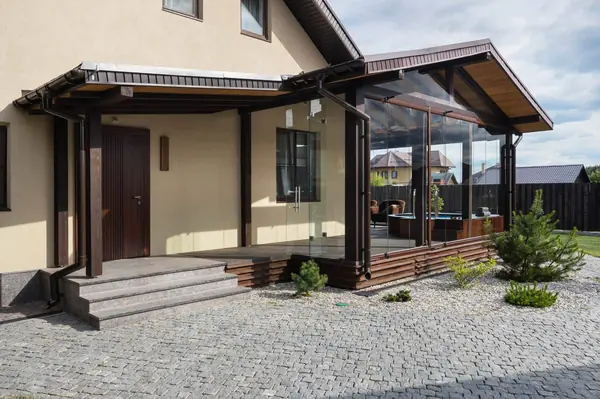 Остекленная терраса ЕЩЕ НЕМНОГО ЛЕТА