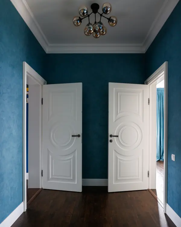 Интерьер двухэтажного дома в пригороде