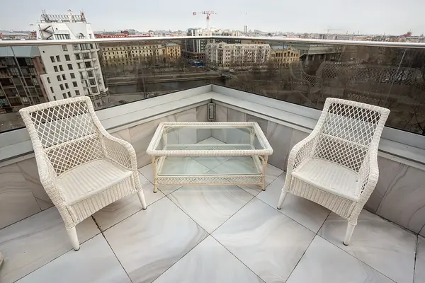 Натуральный камень в интерьере квартиры