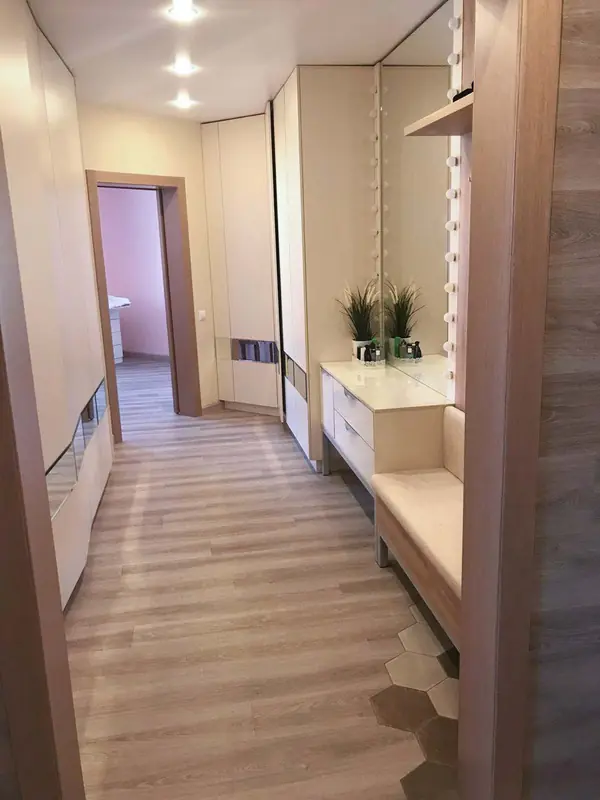 Индустриальный двухкомнатная 70 м2.