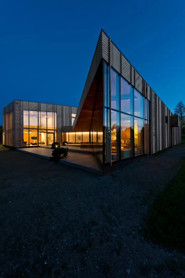 Дом с фасадным остеклением