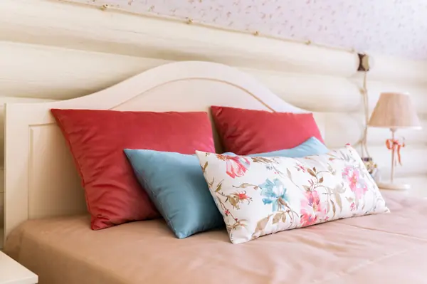 Спальни в доме срубе