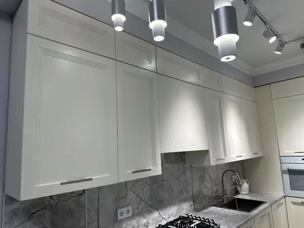 Кухня Фабиана в цвете Белло, выполненная под индивидуальный заказ.