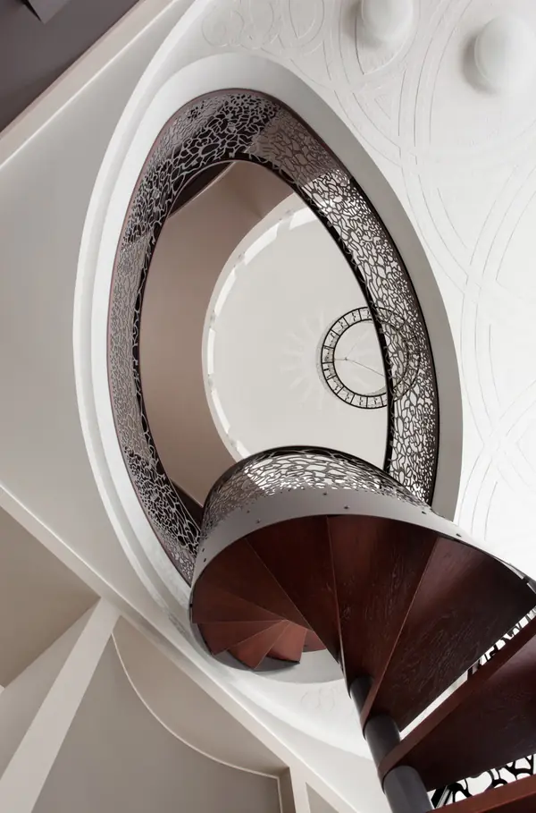 Квартира на Береговой: Лестница в библиотеку