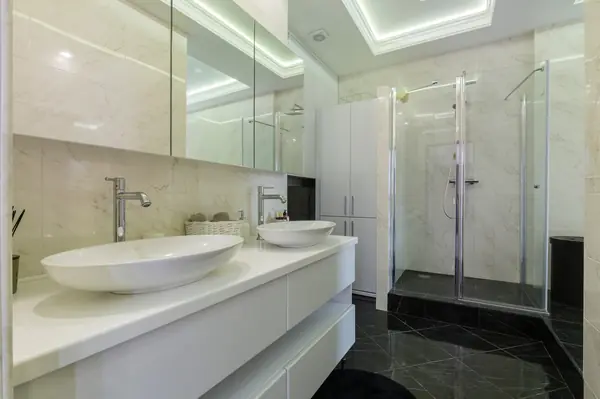 STYLISH LUX APARTMENT IN THE HEART OF THE CITY