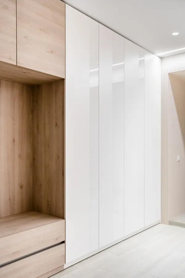 Серый и дерево под цвет пола