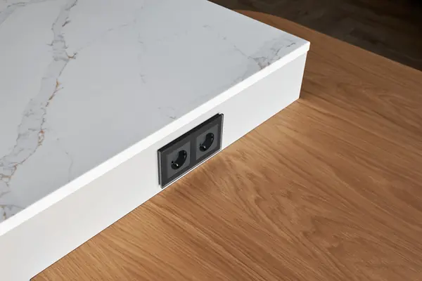 Кухня FENIX и шпон