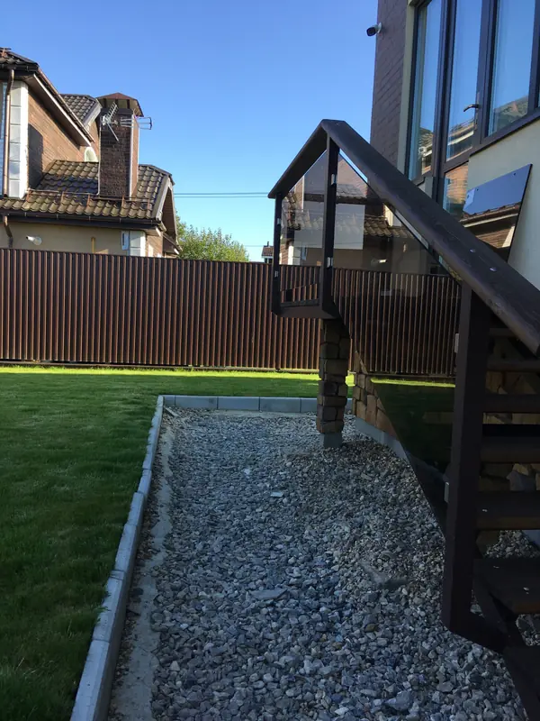 Уютный двор