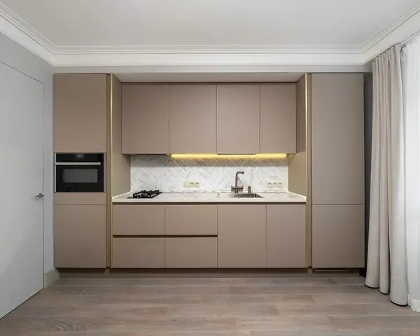 Бежевая прямая кухня на заказ