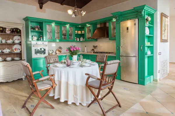 Интерьер гостевого дома в стиле Прованс. Интерьер бассейна (150 кв м)