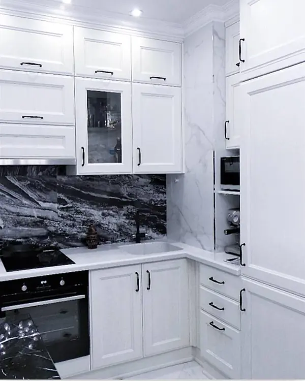 Белоснежный интерьер маленькой квартиры