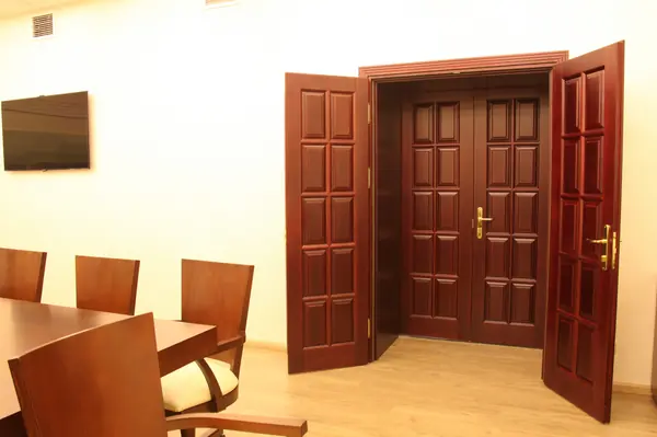 Дирекция спортивного комплекса «Лужники», комната для переговоров.