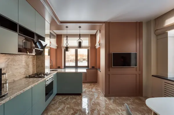 Кухня-столовая в загородном доме, Подмосковье