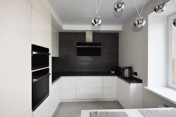 Черно-белый минимализм