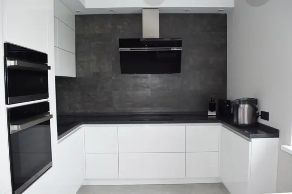 Черно-белый минимализм