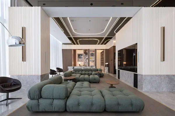 Облицовка стен панелями из стекла