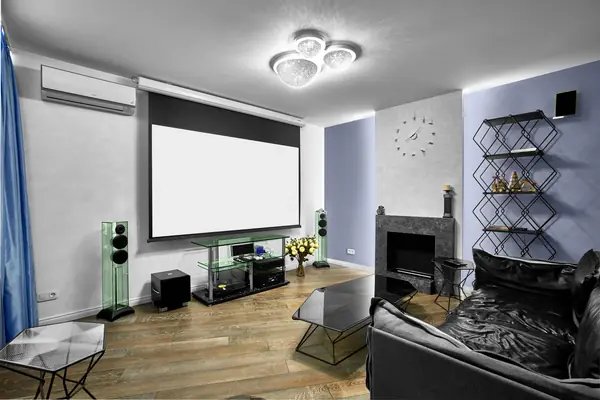 Кинотеатр с камином