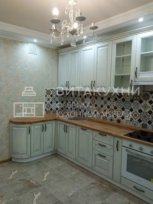 Красивая классическая кухня