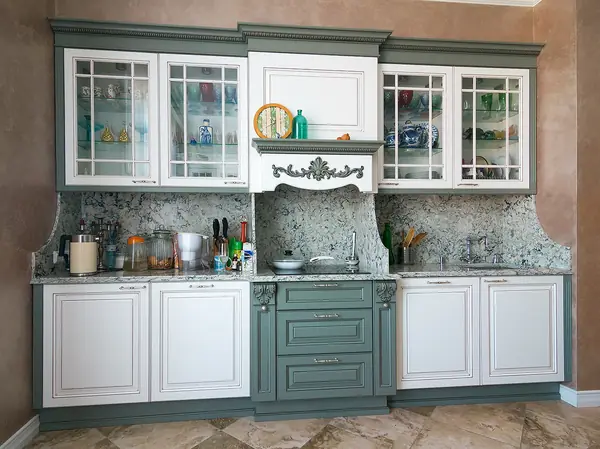 Классическая кухня. ЖК "Парадный квартал".