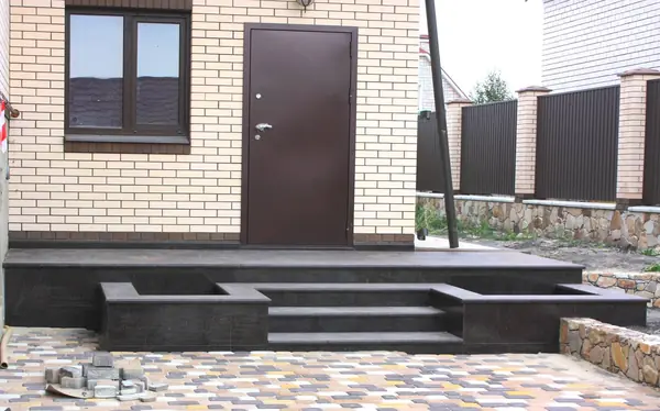 Входная группа из Карельского гранита