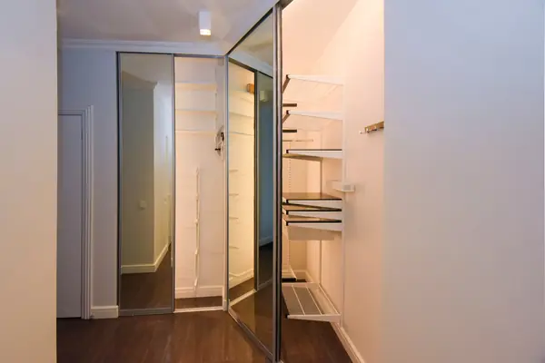 Три сестры: "Земля" ЖК Дом на Ждановской