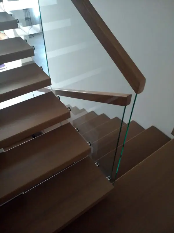 Ограждение со стеклом самонесущим