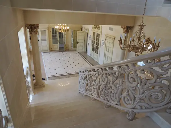 Лестница из искусственного камня