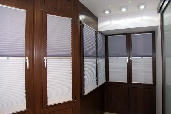 Шторы  в квартиру в современном стиле