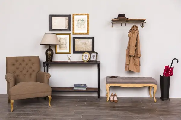 Как из фоторамки сделать необычный аксессуар для украшения дома?