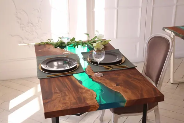 Стол обеденный