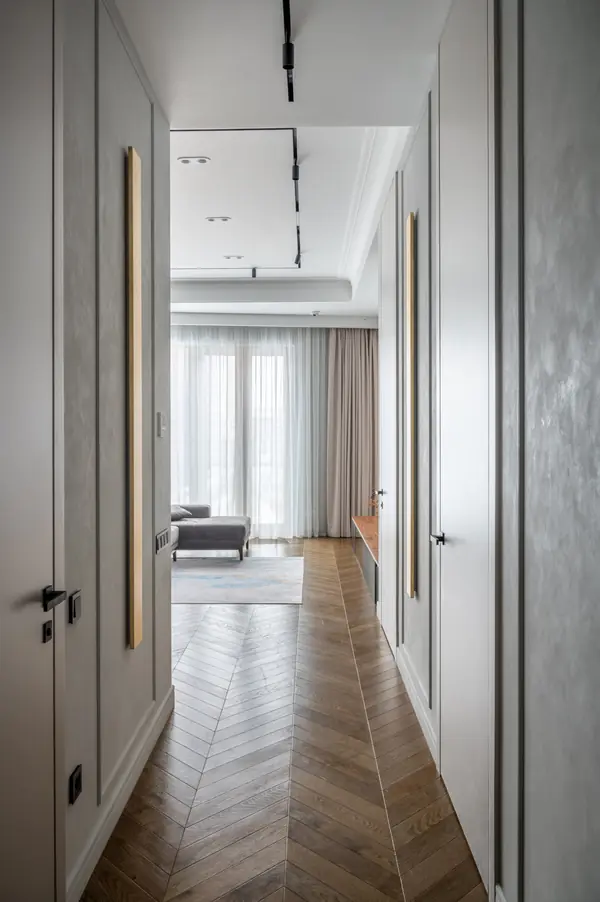 105 Садовые Кварталы. Бра в золотой потали.