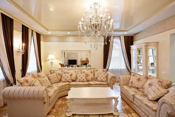 Перепланировка и декор гостевого пространства коттеджа.