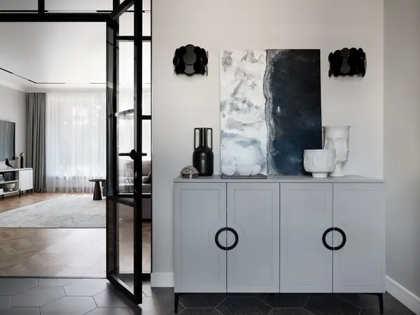 Современный интерьер с нотками классики: дом в Воронеже