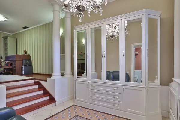 Трехкомнатная квартира на Петергофском