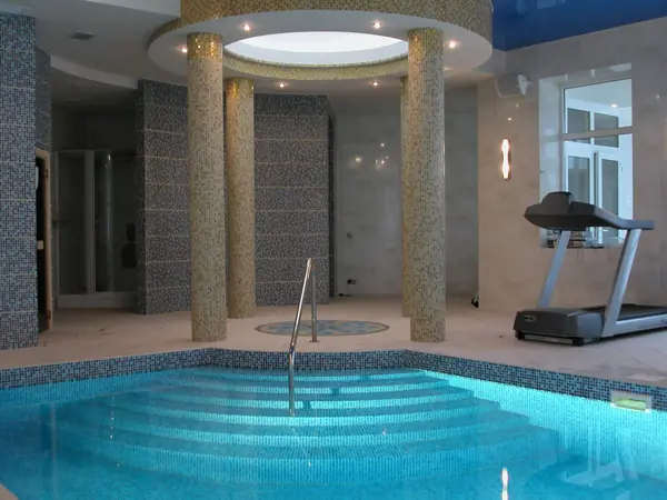 Дизайн интерьера частного бассейна