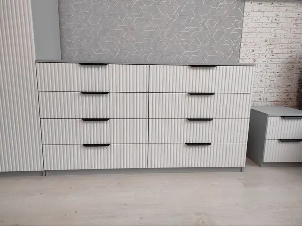 Тумбы и комоды