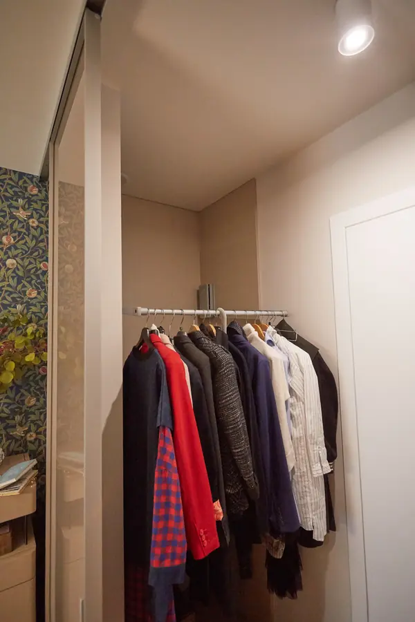 Двери + проходная гардеробная raumplus