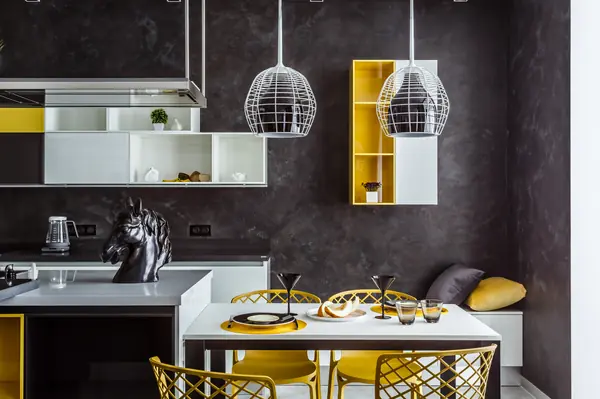 Фото кухни реализованного проекта квартиры ЖК "Адмирал".