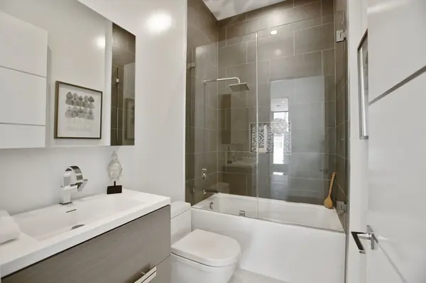 Современная дом в Лос-Анжелесе, район Студио Сити