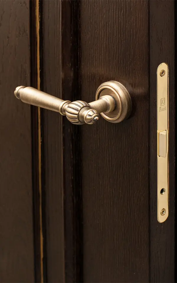 Детали дверей