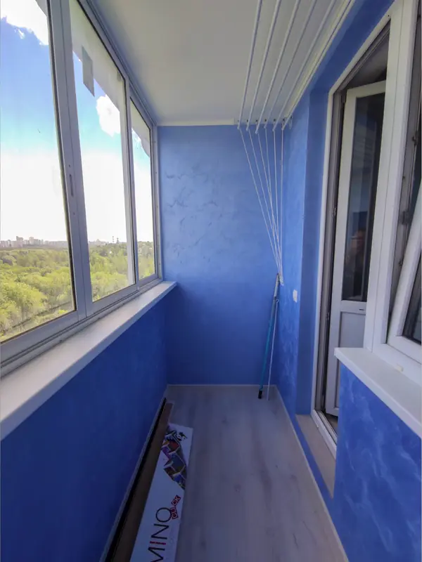 Синий балкон