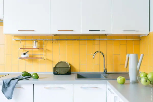 Multicolored apartment in Zhulebino, Moscow